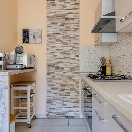 Apartment Markos *