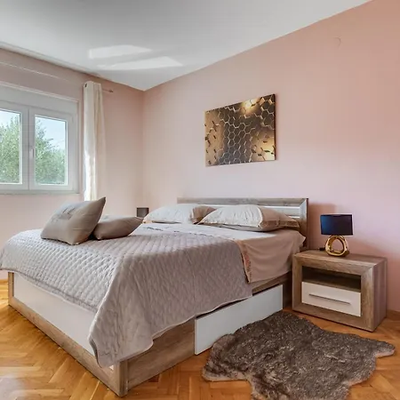 Apartment Markos