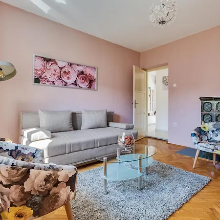 Apartment Markos *